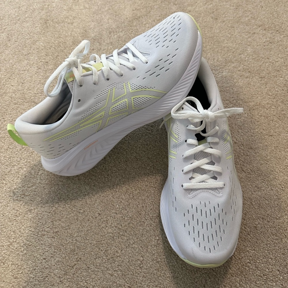 ASICS Running Shoes
Color White